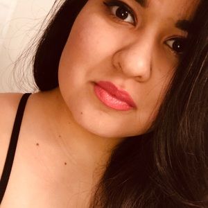 Meet your Posher, Mireya